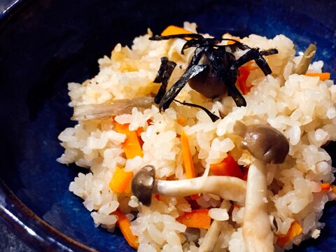 食欲の秋☆鮭・しめじの簡単炊き込みご飯